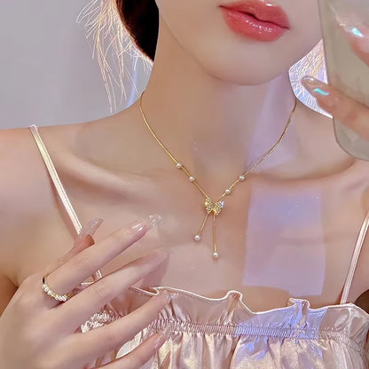 Silver Horizon Triangle Pendant Necklace – Where Minimalism Meets Modern Muse